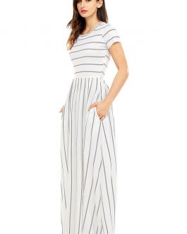 Robe maxi blanche à rayures et manches courtes